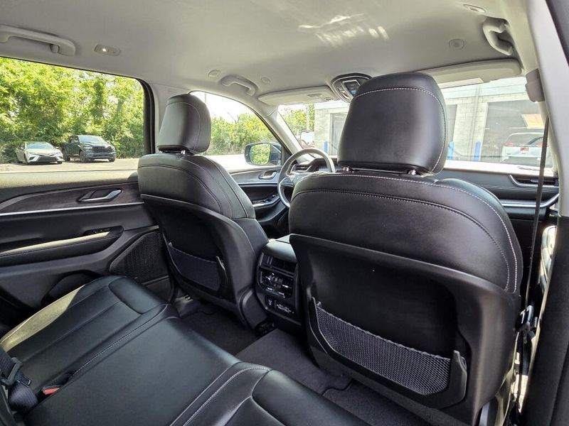 Used 2023 Jeep Grand Cherokee Limited