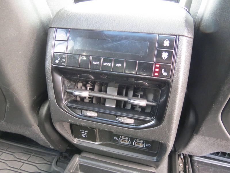 Used 2024 Jeep Grand Cherokee L Overland 4x4 4dr SUVImage 16