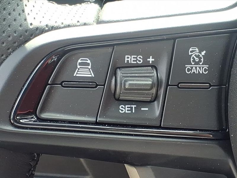 New 2025 Alfa Romeo Giulia VeloceImage 17