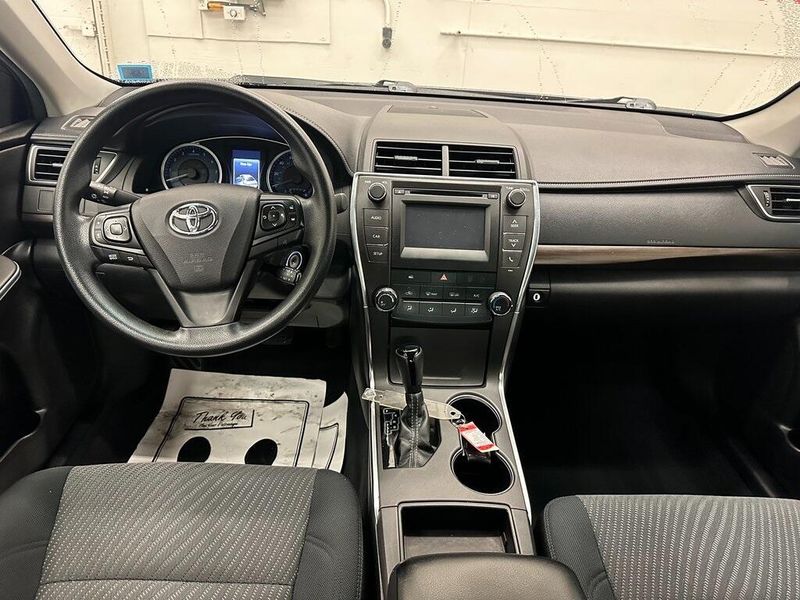 2017 Toyota Camry LEImage 24