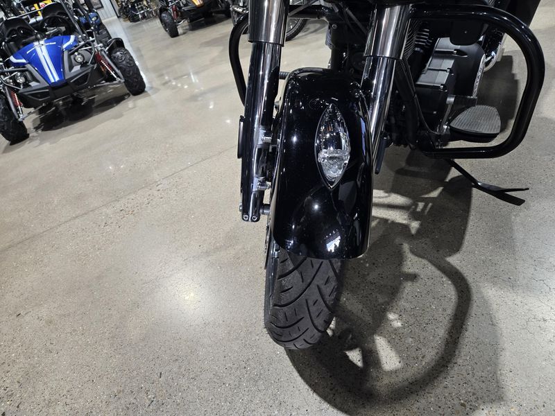 Used 2022 Indian Motorcycle CHIEFTAIN BLACK METALLIC 49ST BASE Image 25
