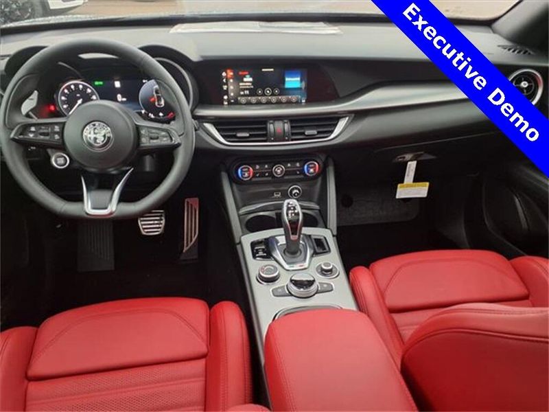 New 2025 Alfa Romeo Stelvio AwdImage 12