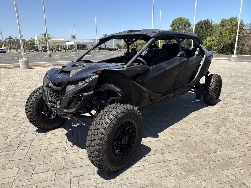 New 2026 Can-Am MAVERICK R MAX X RS 999T DCT Image 13