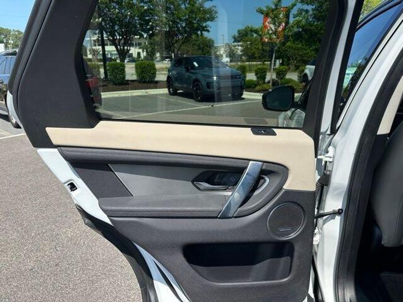 2022 Land Rover Discovery Sport SE
