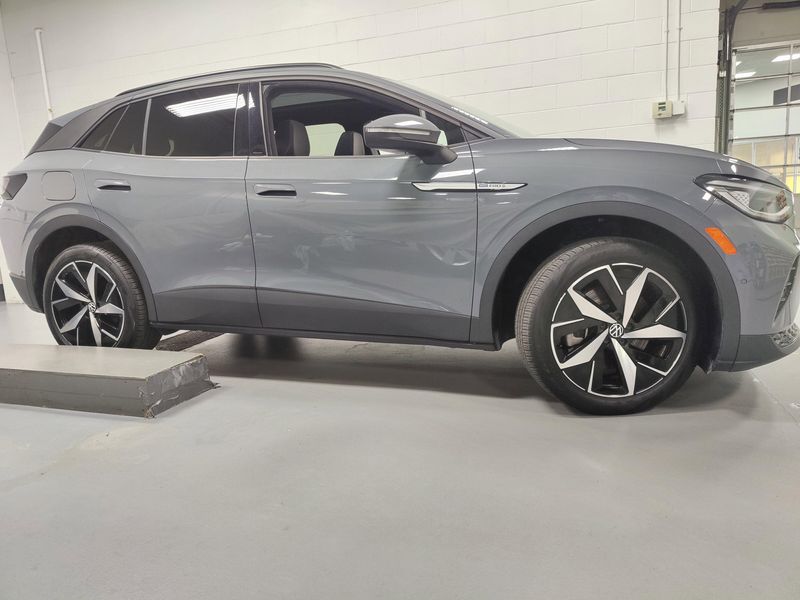 2023 Volkswagen ID.4 Pro S AWD 82kW w/Glass RoofImage 3