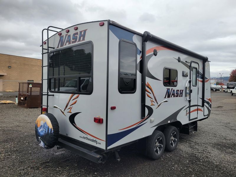 Used 2018 NASH 17K Image 3