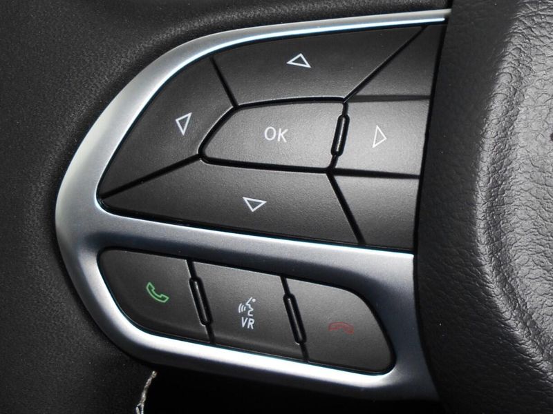 2025 Chrysler Pacifica SelectImage 23
