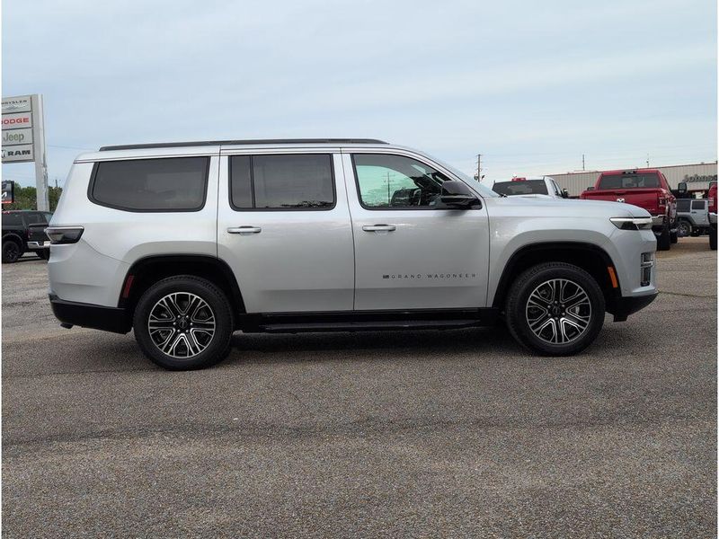 2026 Jeep Grand Wagoneer 4x2Image 6