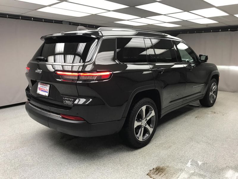 Used 2023 Jeep Grand Cherokee L LimitedImage 13