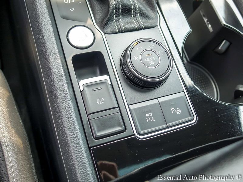 2022 Volkswagen Atlas V6 SEL Premium R-Line photo 17
