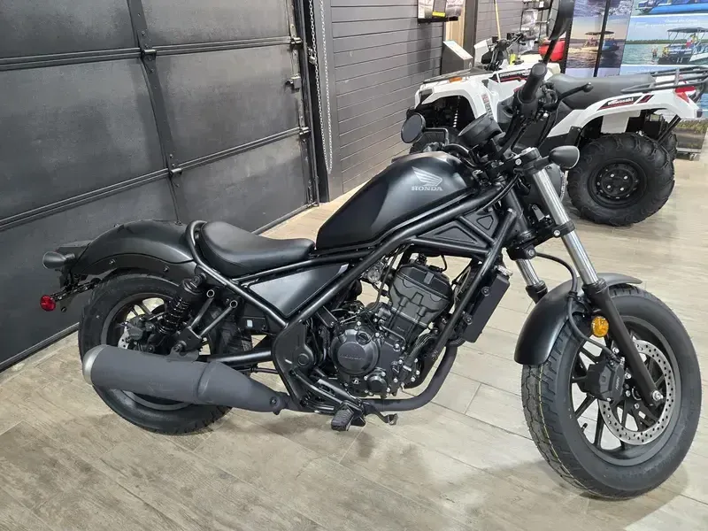 2025 Honda REBEL 300 MATTE BLACK METALLIC Image 2