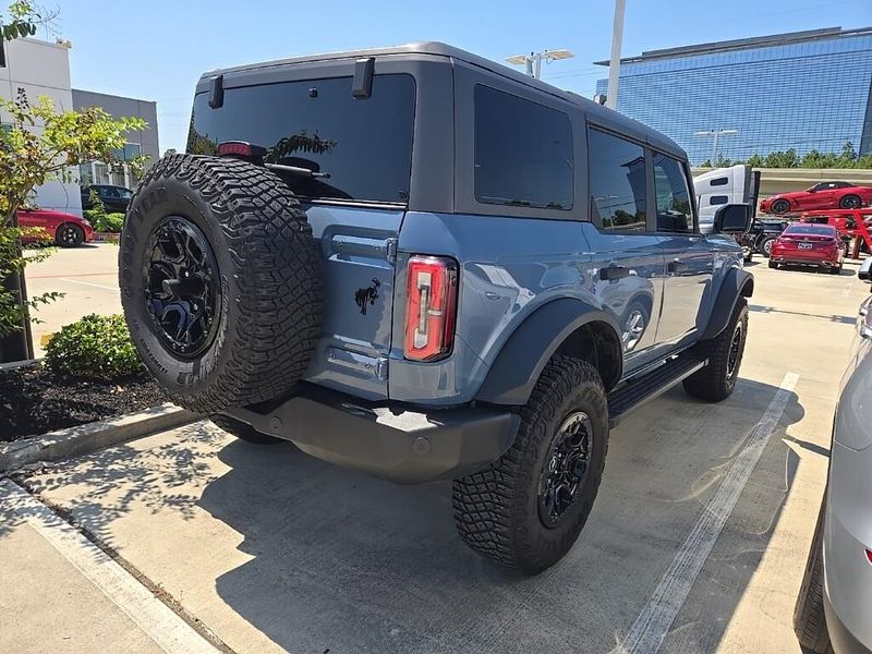 2024 Ford Bronco Wildtrak photo 2