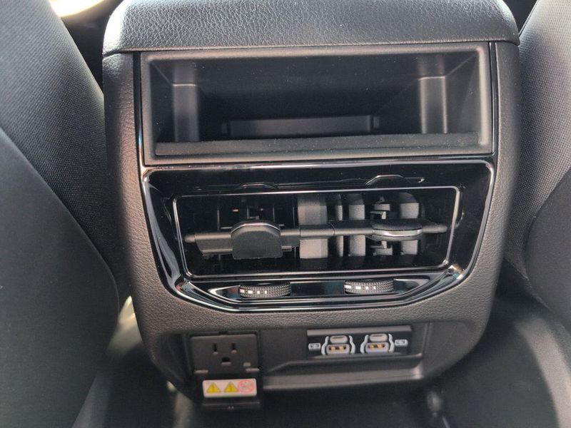 2025 Jeep Grand Cherokee Altitude X 4x2Image 34