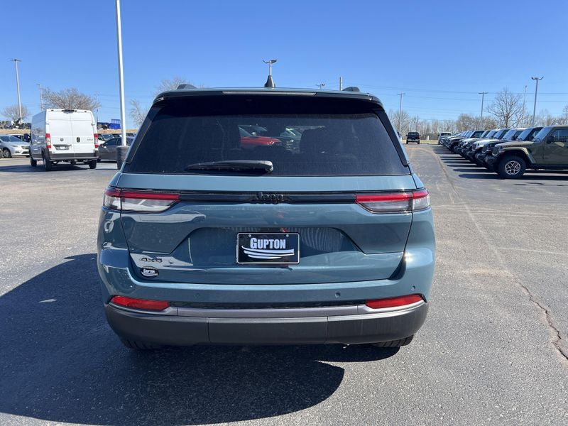 New 2026 Jeep Grand Cherokee Limited 4x4Image 8