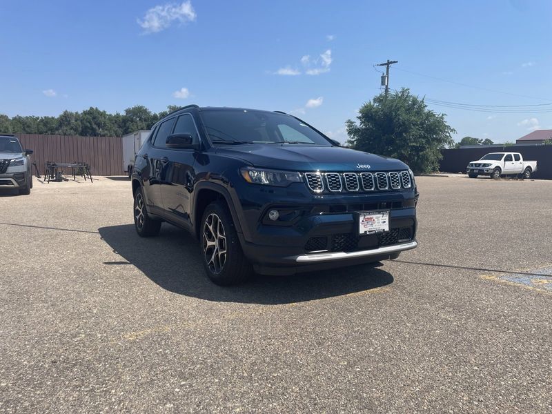 2024 Jeep Compass Limited 4x4Image 2