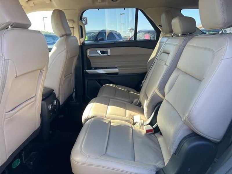 2021 Ford Explorer LimitedImage 18