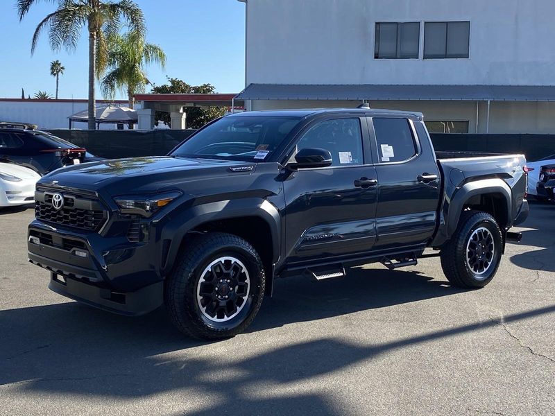 2024 Toyota Tacoma TRD Off Road HybridImage 6