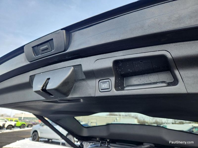 Used 2023 GMC Acadia SLE