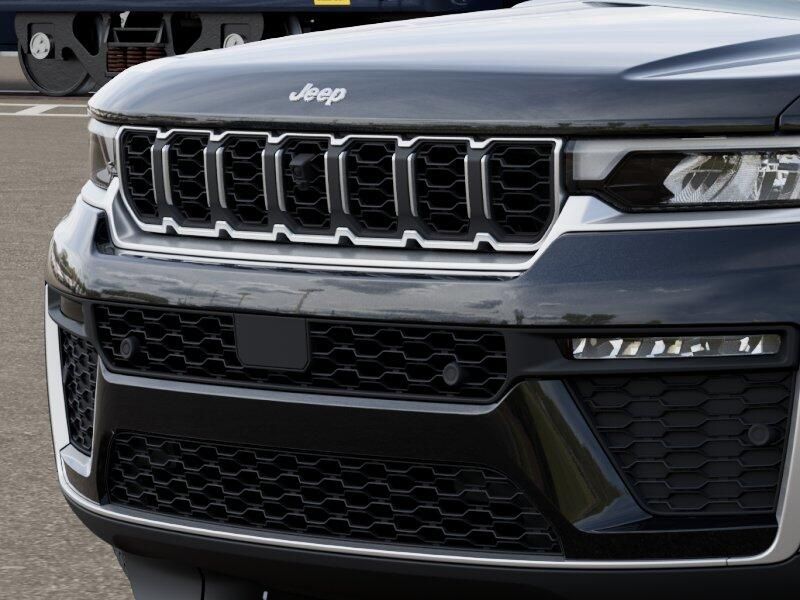 New 2026 Jeep Grand Cherokee Limited 4x4Image 11