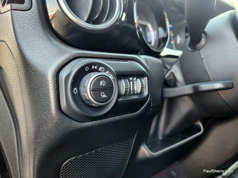 2022 Jeep Gladiator OverlandImage 28