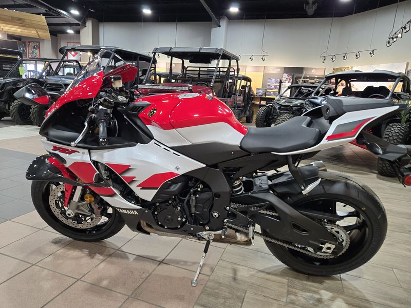NEW 2026 YAMAHA YZFR1 70TH ANNIVERSARY EDITION Image 4