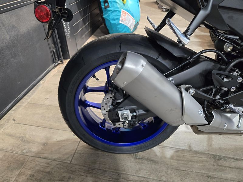 2025 Yamaha YZFR1 TEAM BLUE Image 23