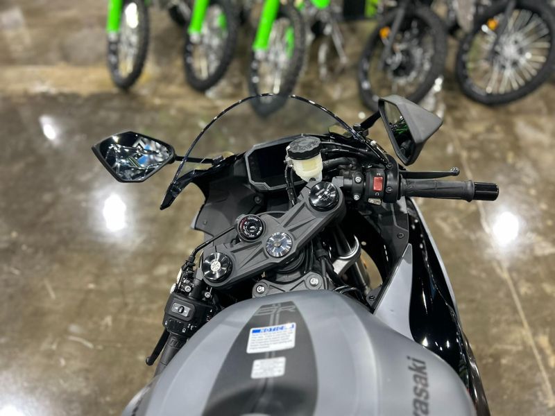 New 2026 Kawasaki NINJA ZX-6R ABS Image 18