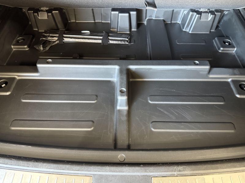 Used 2021 Chevrolet Suburban PremierImage 7