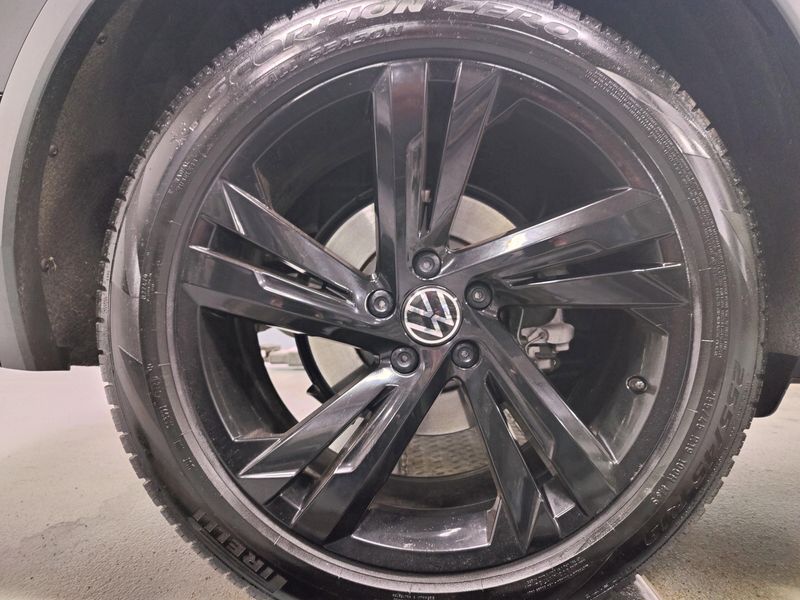 Used 2024 Volkswagen Tiguan SE AWD R-Line Black w/SunroofImage 15