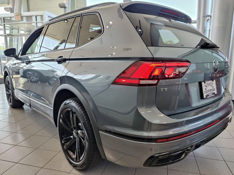 2024 Volkswagen Tiguan SE R-Line Black AWD w/SunroofImage 11
