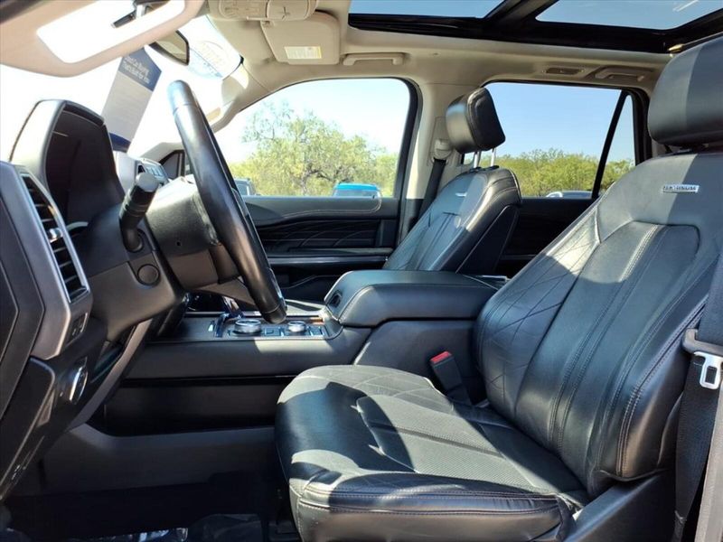 2020 Ford Expedition MAX Platinum photo 25