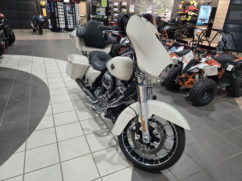 USED 2022 HARLEY STREET GLIDE SPECIAL Image 1