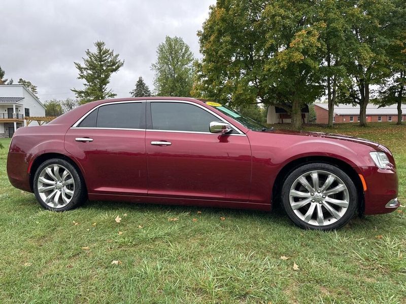 2018 Chrysler 300 Limited photo 2