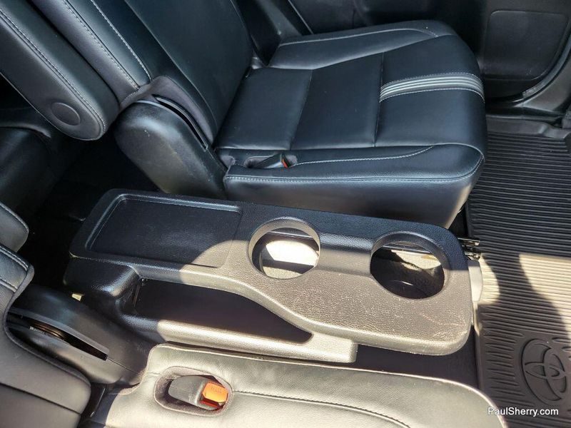 2017 Toyota Highlander SE photo 43
