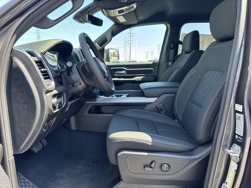 New 2026 RAM 1500 Big Horn Crew Cab 4x2 5'7' Box