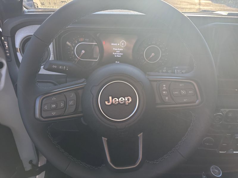 New 2026 Jeep Wrangler 4-door Sport SImage 25