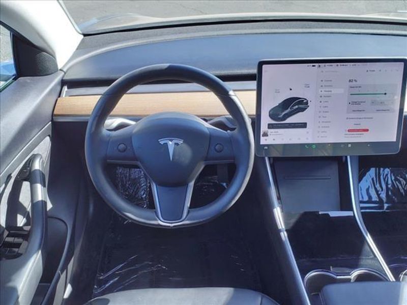 2020 Tesla Model 3 Standard Range PlusImage 5