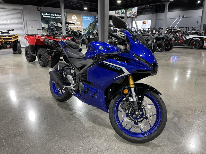 2025 Yamaha YZF-R3 ABS Image 1
