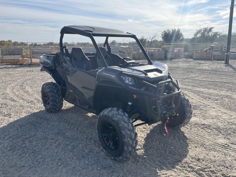New 2027 Can-Am COMMANDER XT 1000R 