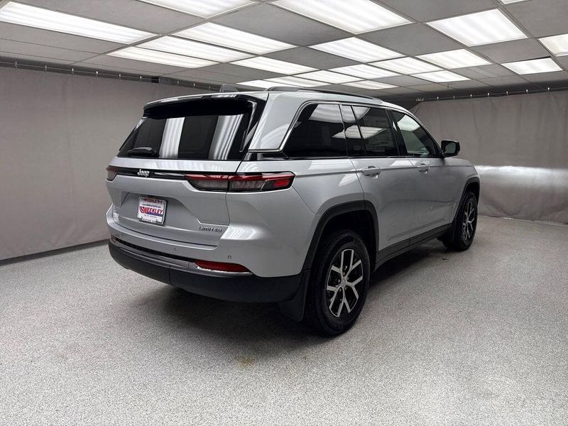 New 2025 Jeep Grand Cherokee Limited 4x4Image 3