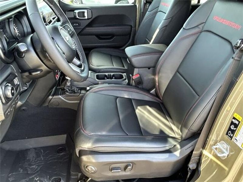 New 2025 Jeep Wrangler 4-door RubiconImage 16