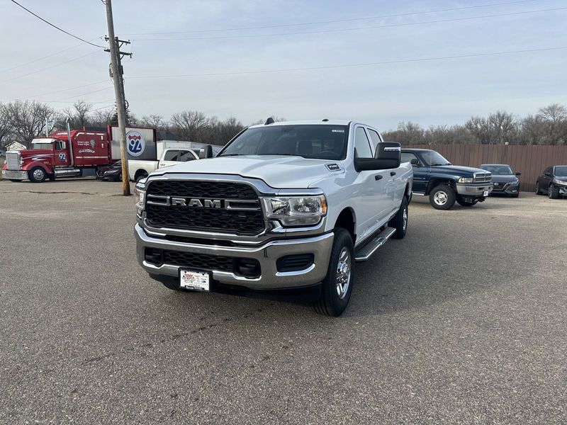 2024 RAM 3500 Tradesman Crew Cab 4x4 8