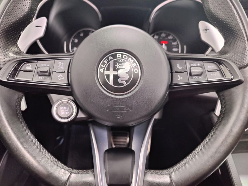 Used 2023 Alfa Romeo Stelvio Veloce AWD w/Sunroof & NavImage 31