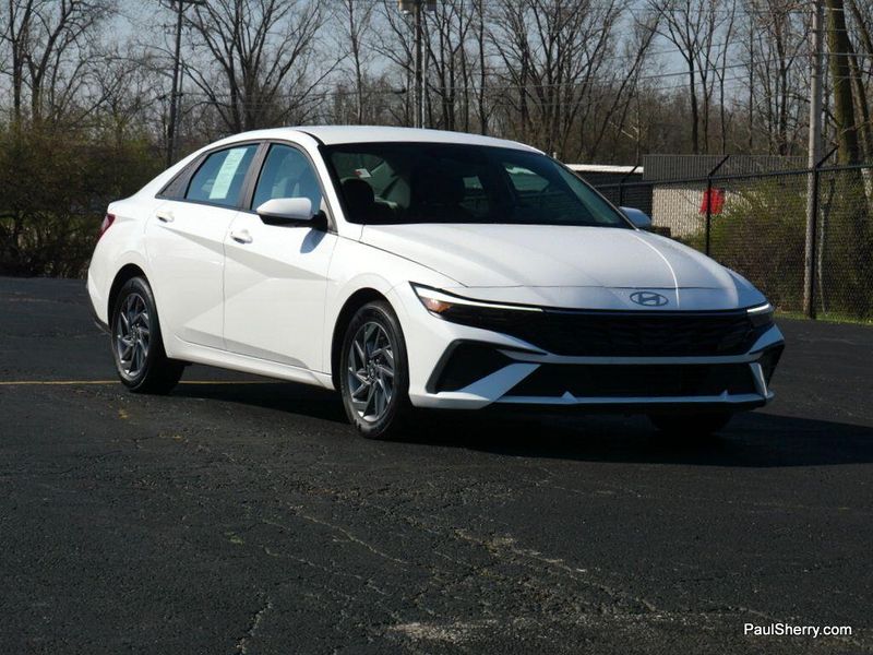 2024 Hyundai Elantra SELImage 18