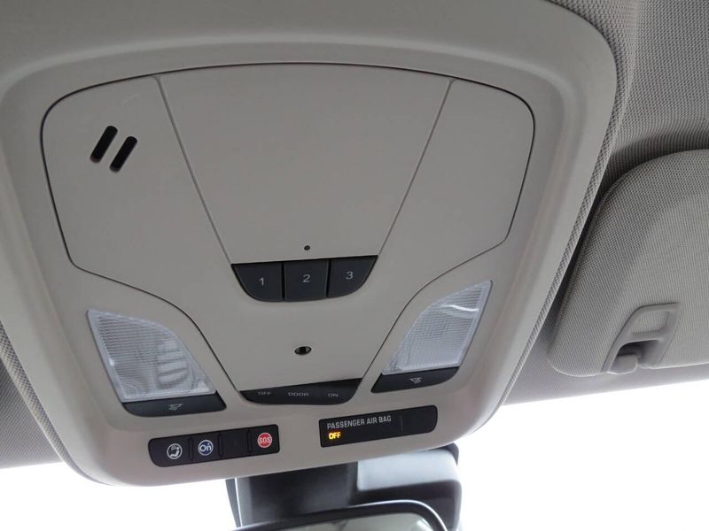 2015 Chevrolet Impala LTZ 4dr Sedan w/2LZImage 17