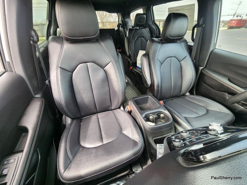 New 2026 Chrysler Voyager Lx