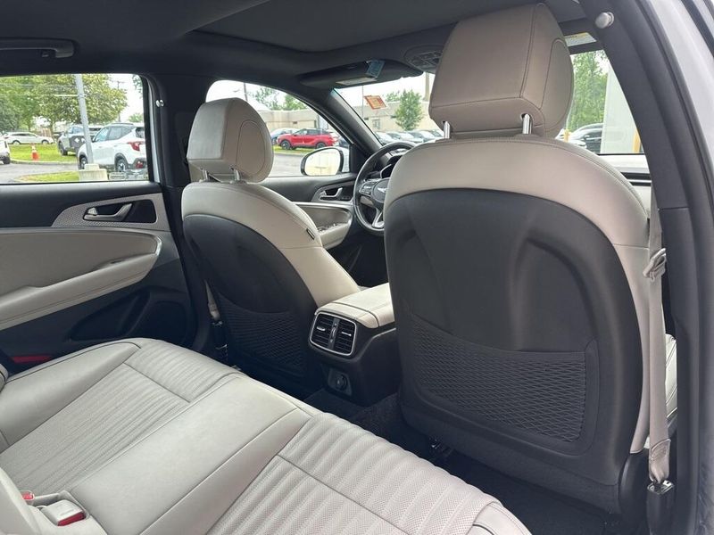 2022 Genesis G70 3.3TImage 18
