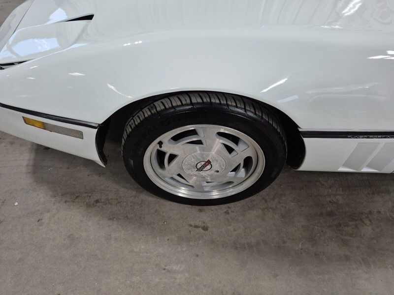 1989 Chevrolet Corvette Image 12