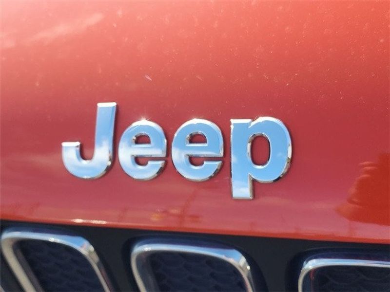 2015 Jeep Renegade LatitudeImage 32