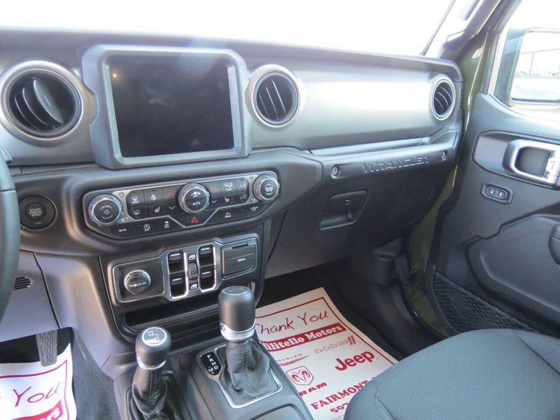 2022 Jeep Wrangler Unlimited Sport 4x4 4dr SUVImage 15